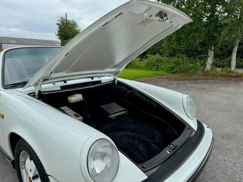 PORSCHE 911 CLASSIC