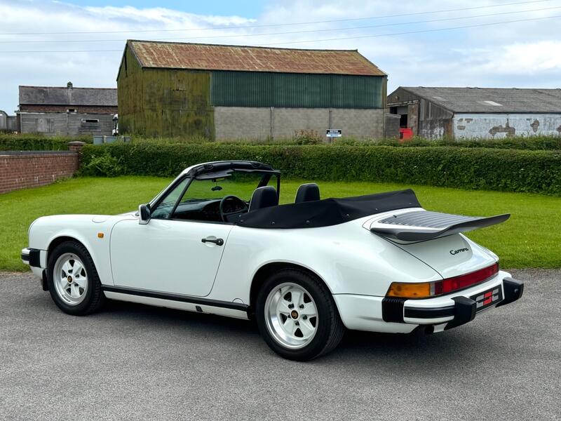 PORSCHE 911 CLASSIC