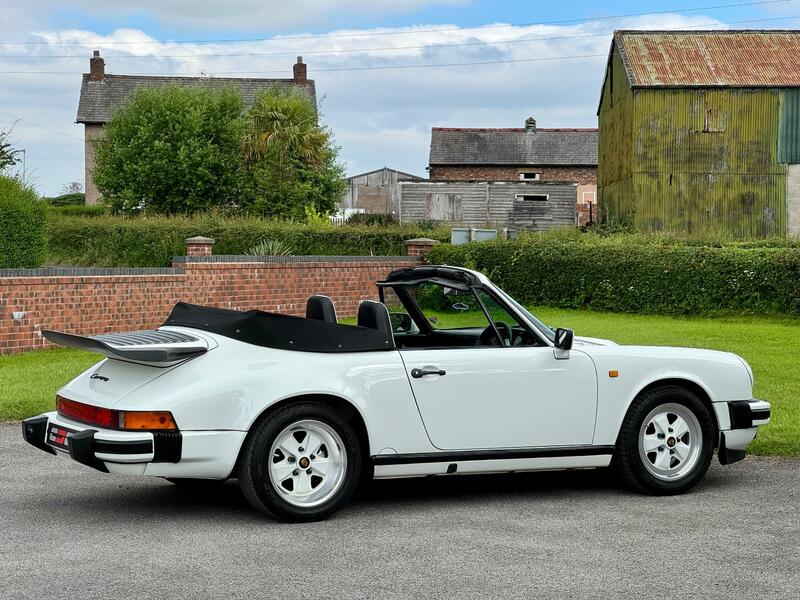 PORSCHE 911 CLASSIC