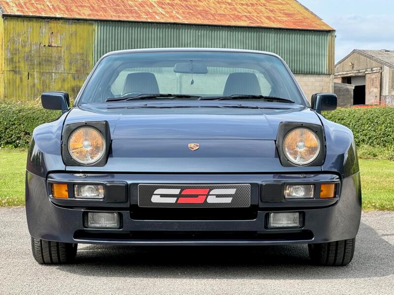 PORSCHE 944