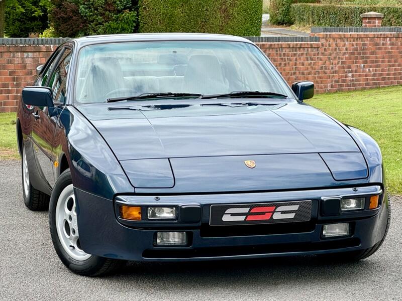 PORSCHE 944