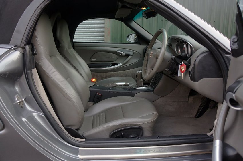 PORSCHE BOXSTER