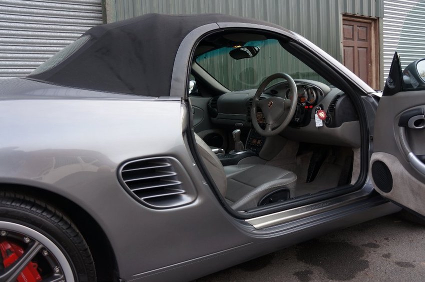 PORSCHE BOXSTER