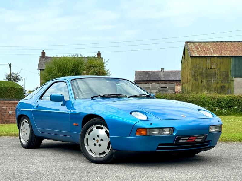 PORSCHE 928