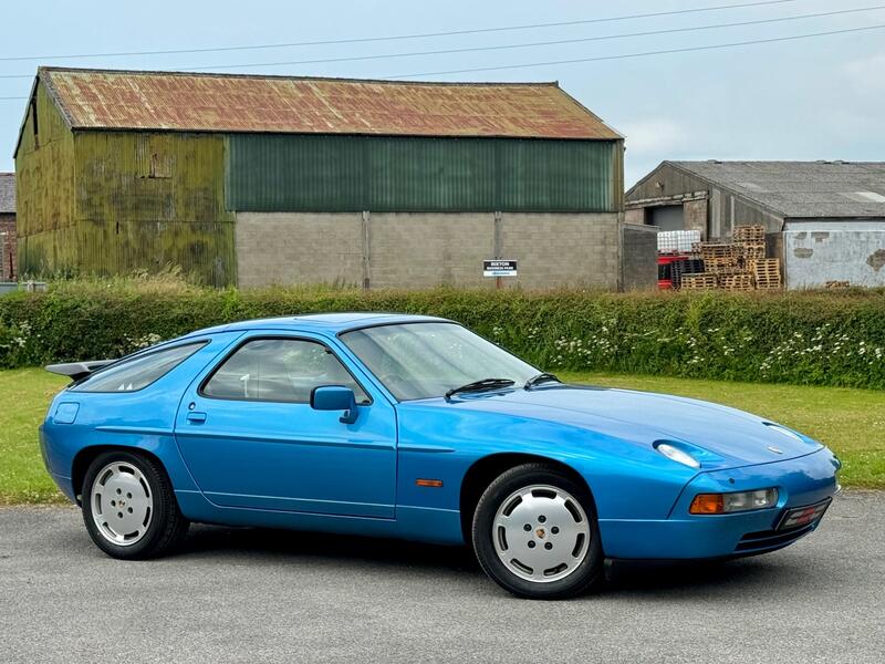 PORSCHE 928