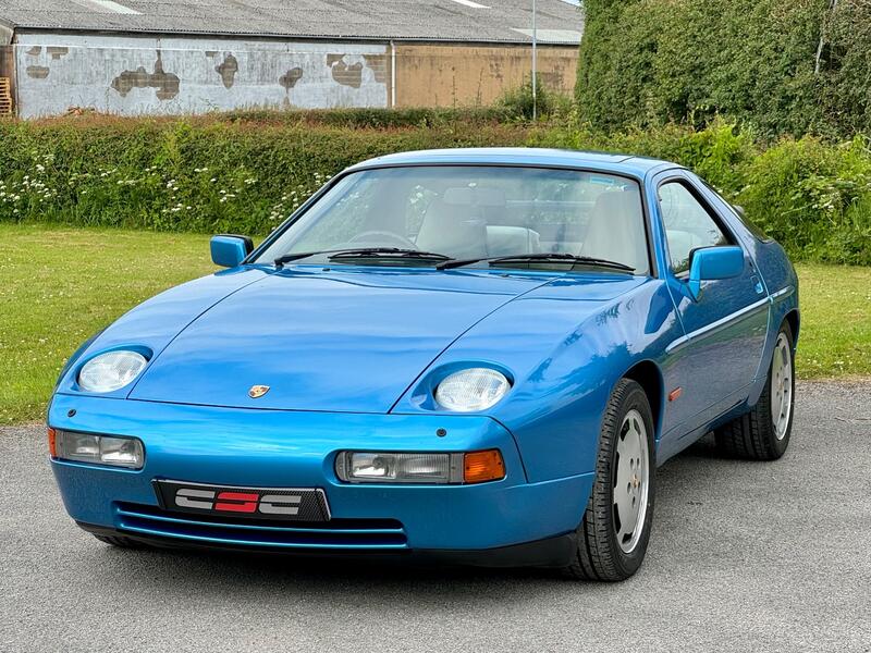 PORSCHE 928