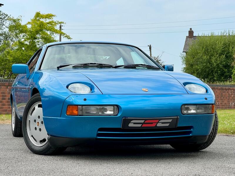 PORSCHE 928
