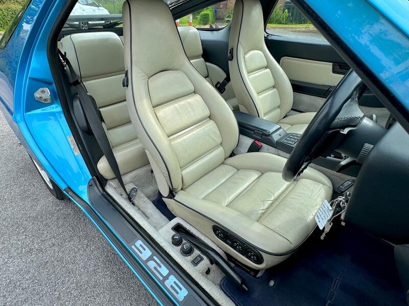 PORSCHE 928