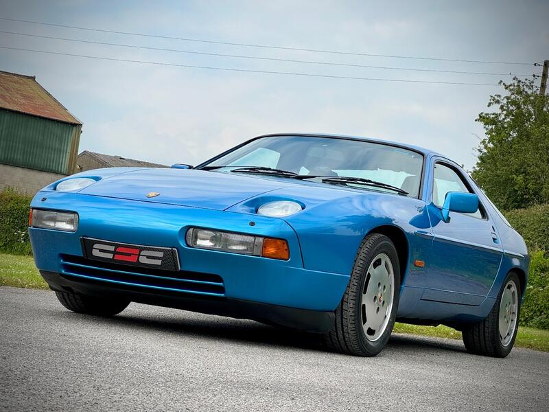PORSCHE 928
