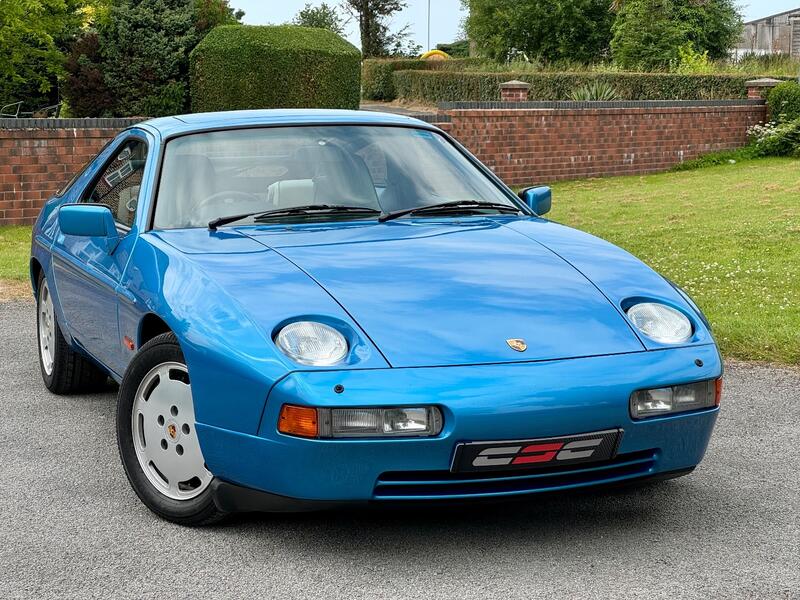 PORSCHE 928