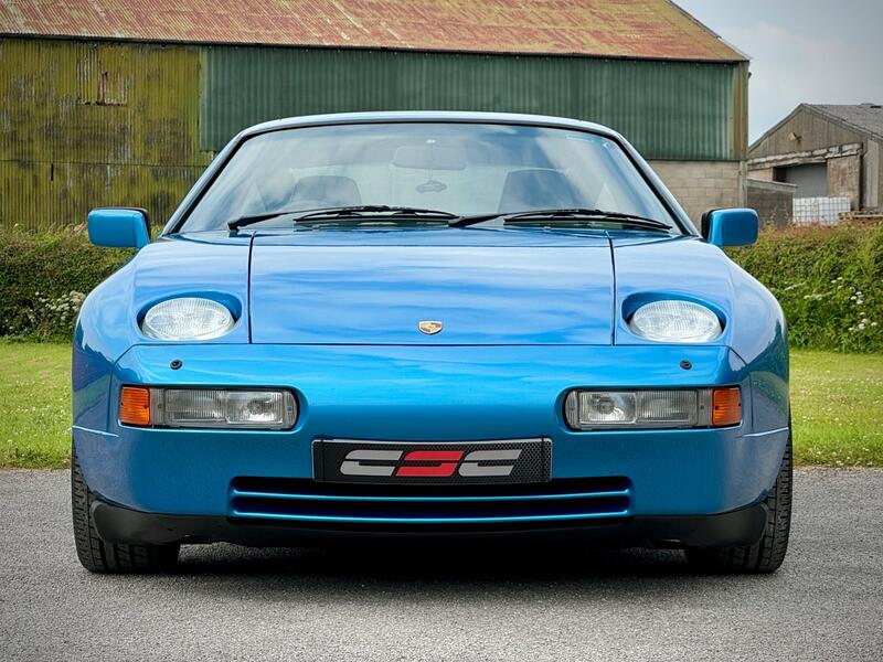 PORSCHE 928