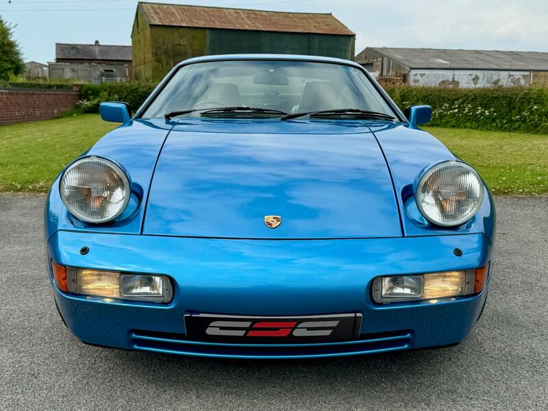 PORSCHE 928