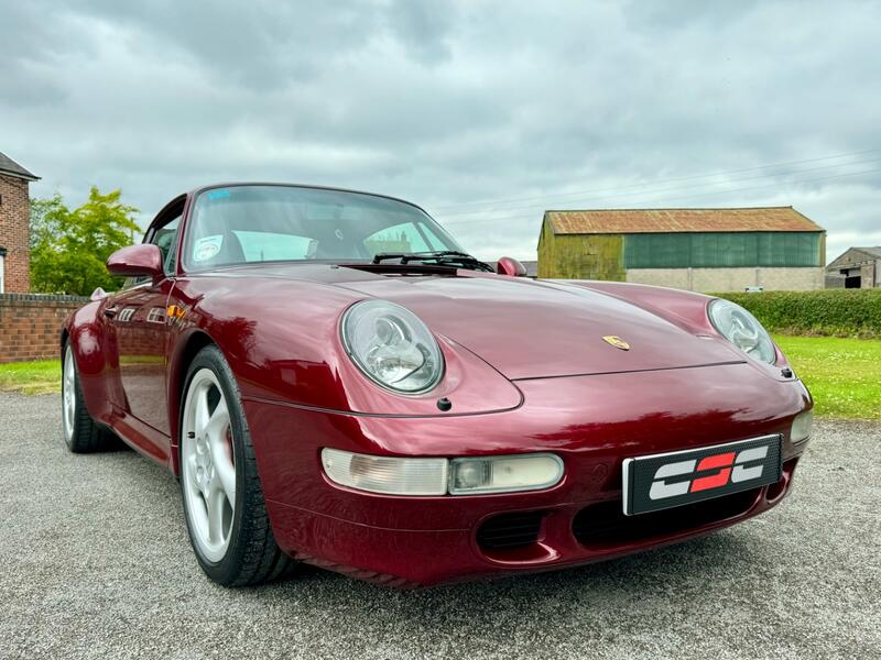 PORSCHE 911