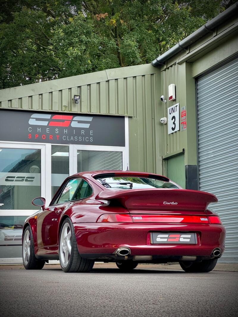 PORSCHE 911