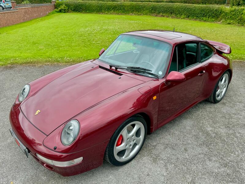 PORSCHE 911