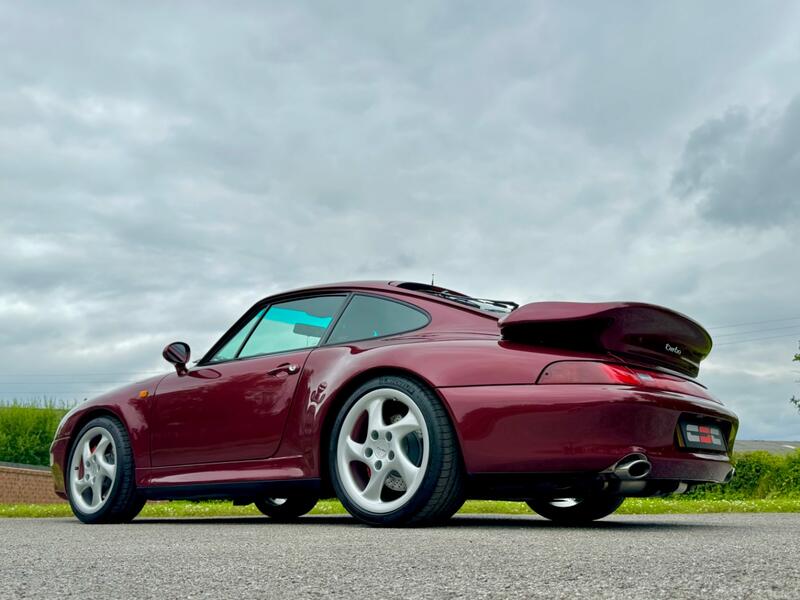 PORSCHE 911