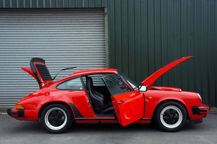 PORSCHE 911 CLASSIC