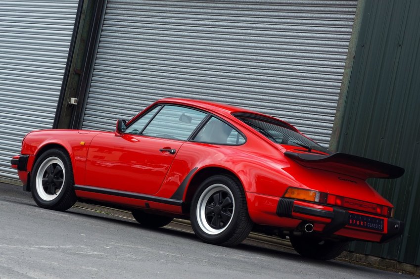 PORSCHE 911 CLASSIC