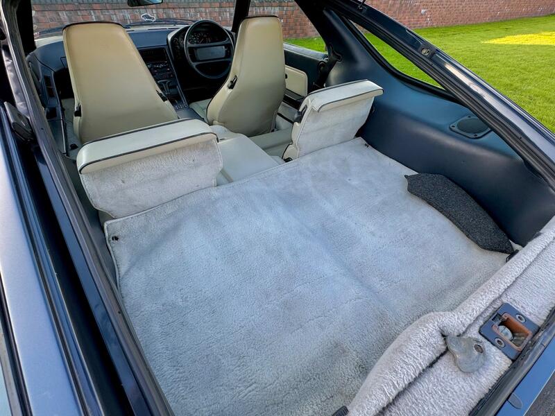 PORSCHE 928