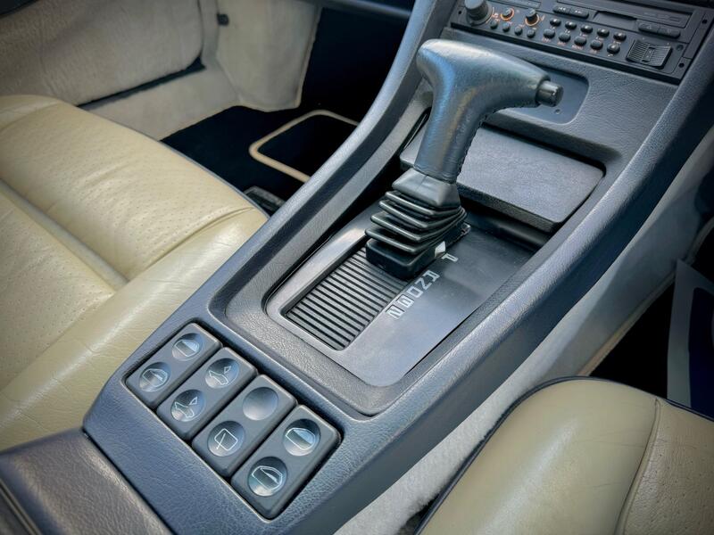 PORSCHE 928