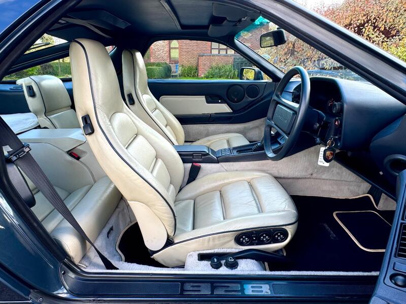 PORSCHE 928