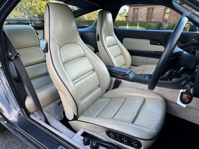 PORSCHE 928