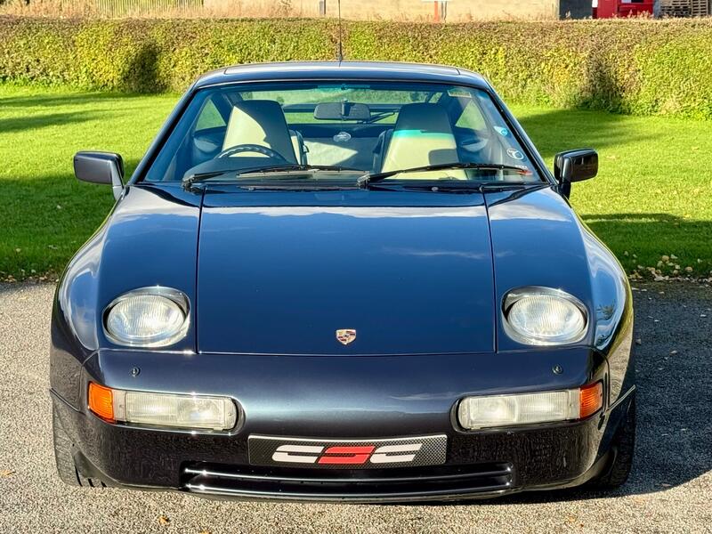 PORSCHE 928