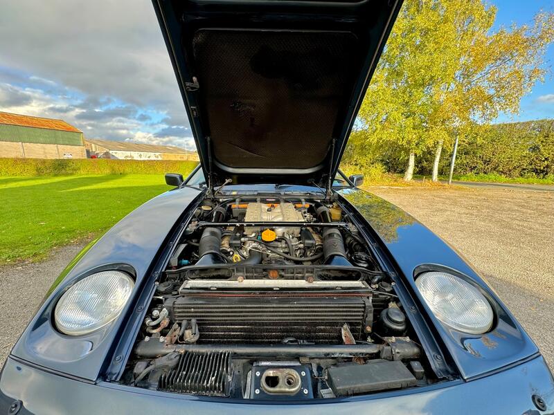 PORSCHE 928