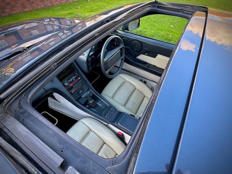 PORSCHE 928