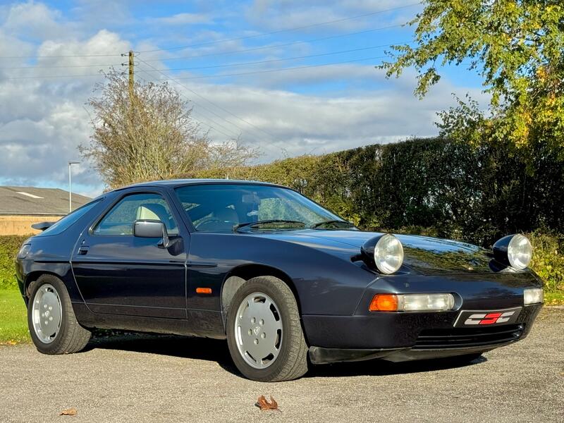 PORSCHE 928