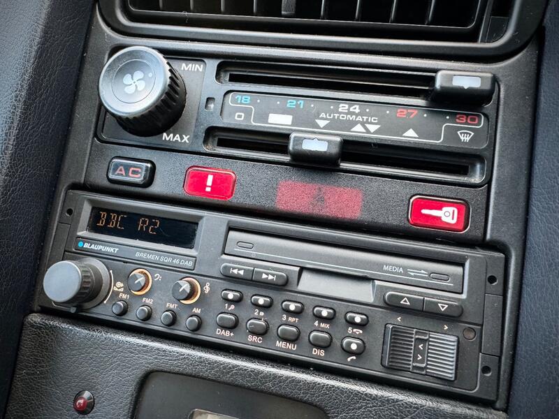 PORSCHE 928