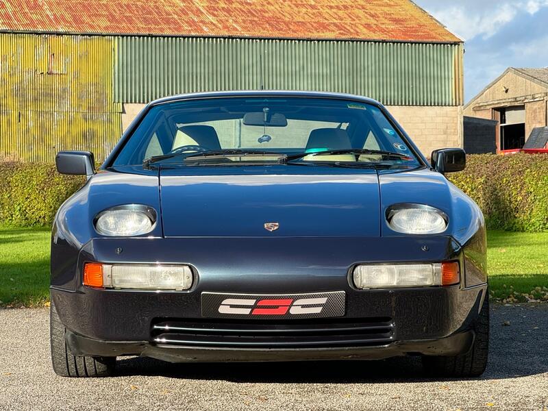 PORSCHE 928