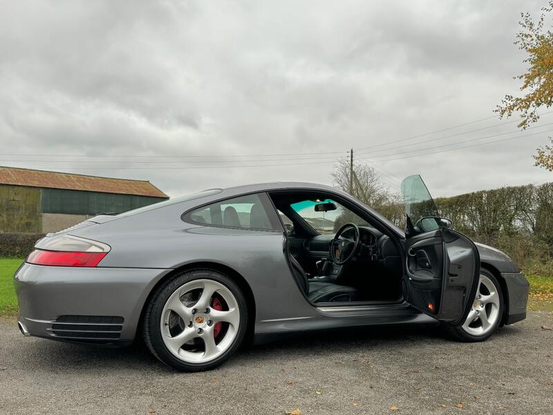 PORSCHE 911 MK 996