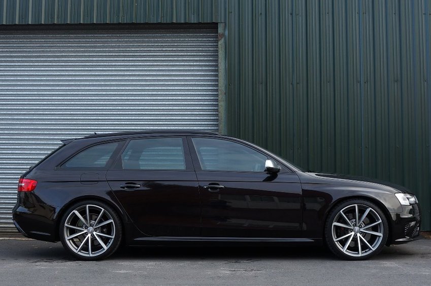 View AUDI A4 RS4 AVANT FSI QUATTRO