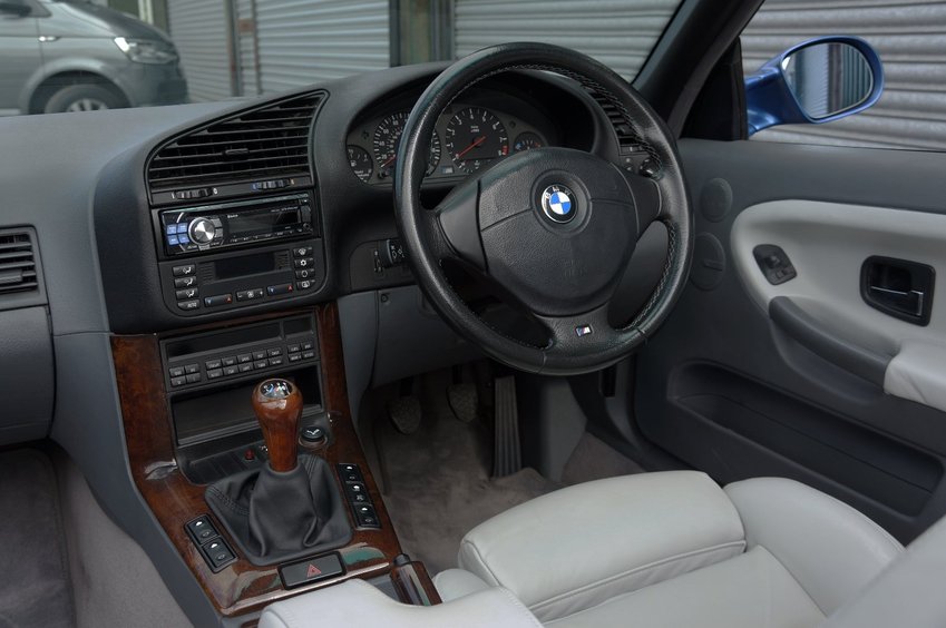 BMW 3 SERIES