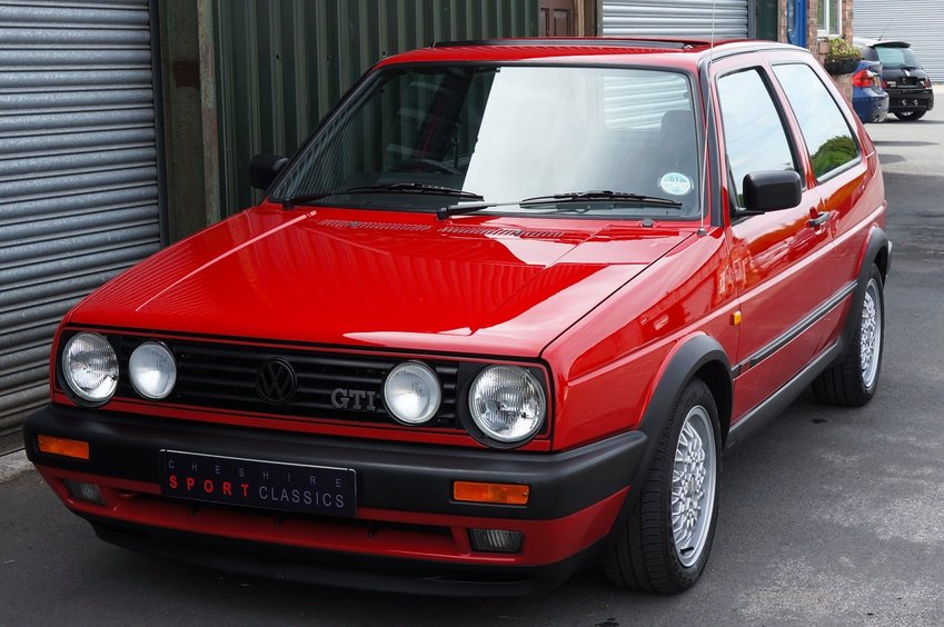 VOLKSWAGEN GOLF