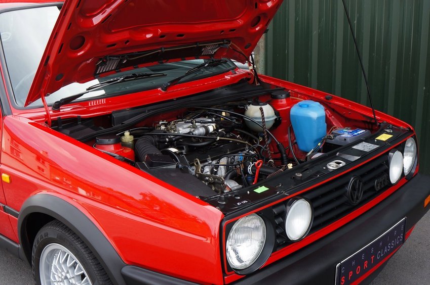VOLKSWAGEN GOLF