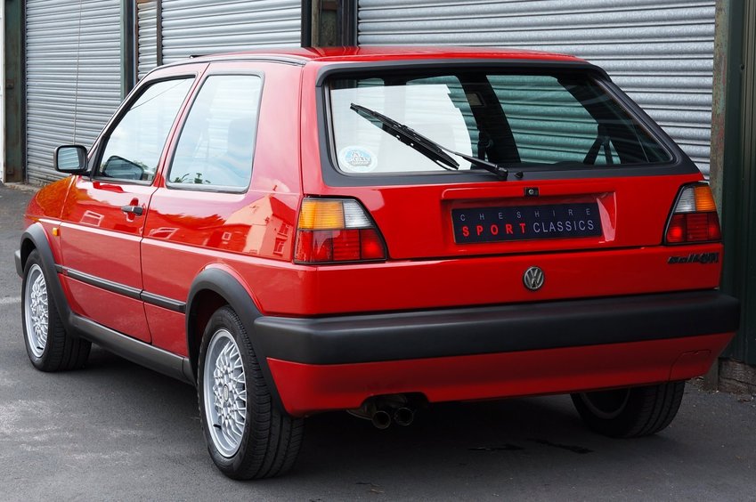 VOLKSWAGEN GOLF