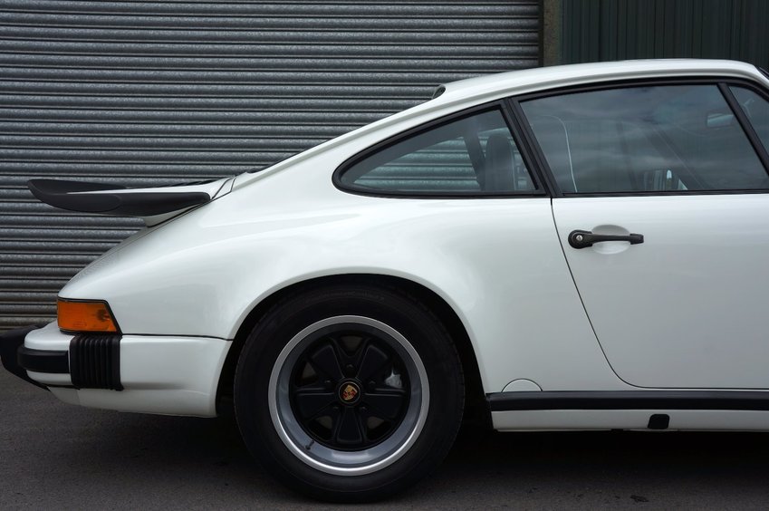 PORSCHE 911 CLASSIC