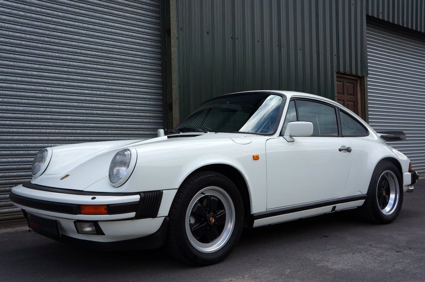 PORSCHE 911 CLASSIC