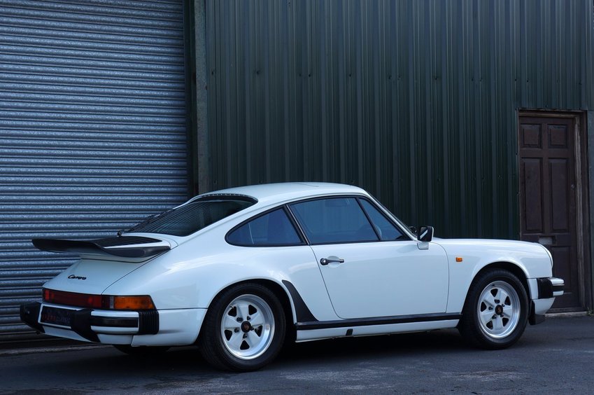 PORSCHE 911 CLASSIC