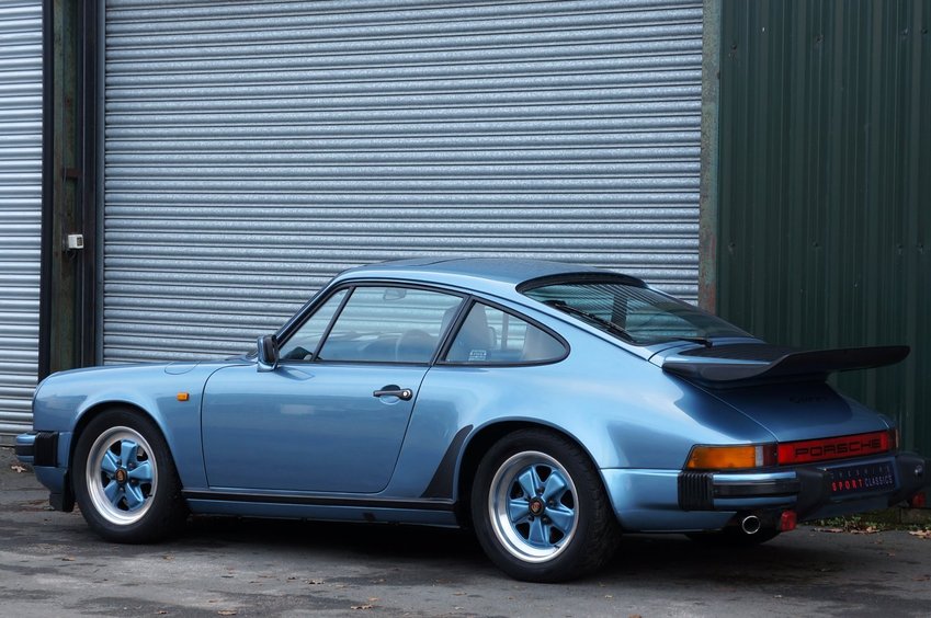 PORSCHE 911 CLASSIC