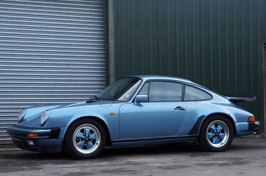 PORSCHE 911 CLASSIC