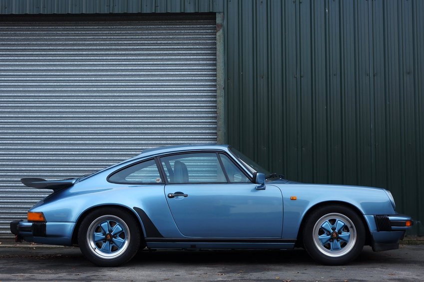 PORSCHE 911 CLASSIC