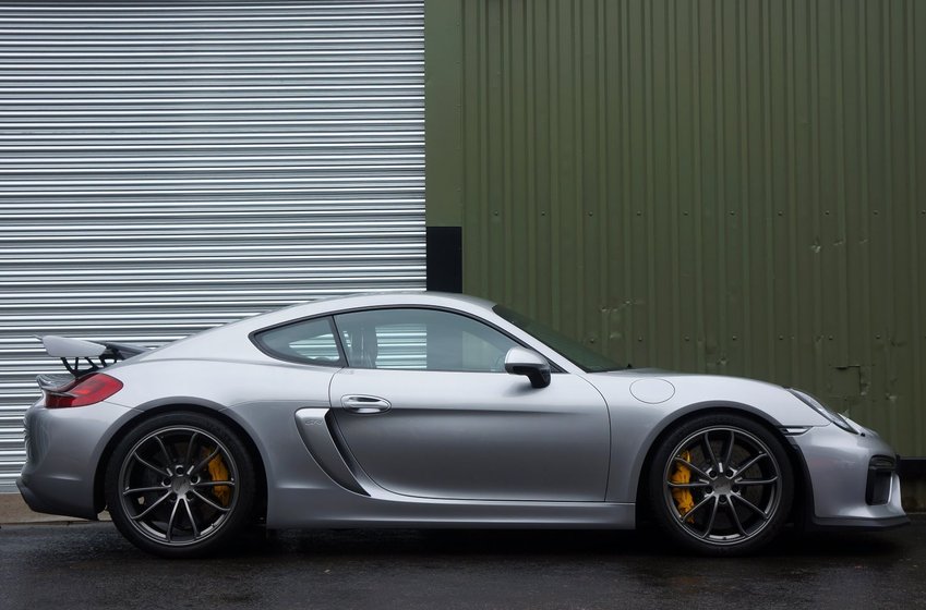 View PORSCHE CAYMAN GT4