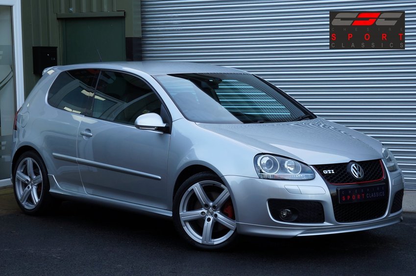 View VOLKSWAGEN GOLF GTi Pirelli Edition