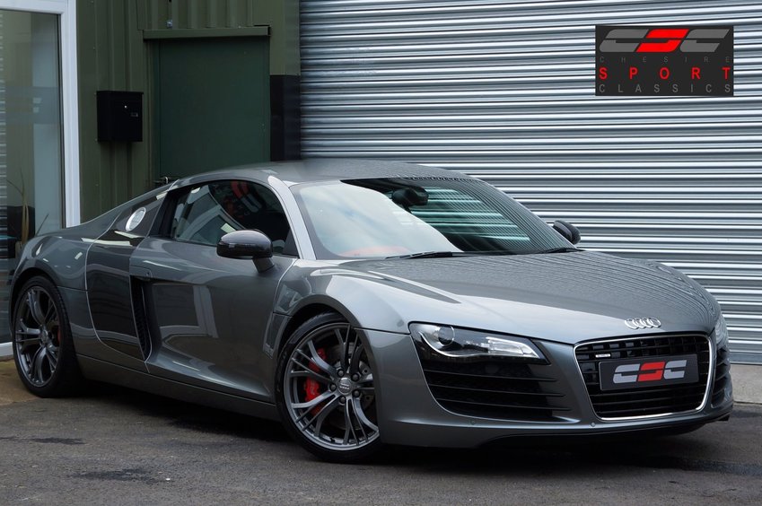 AUDI R8