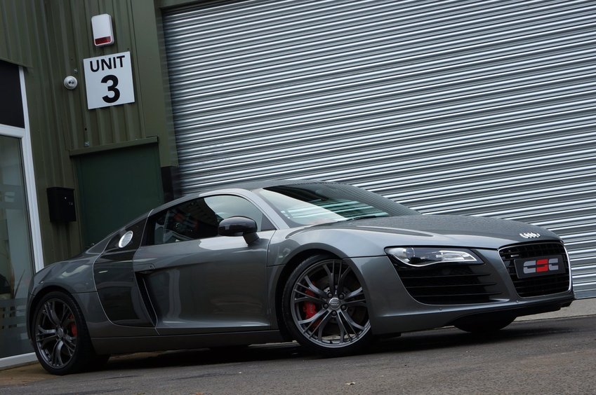 AUDI R8