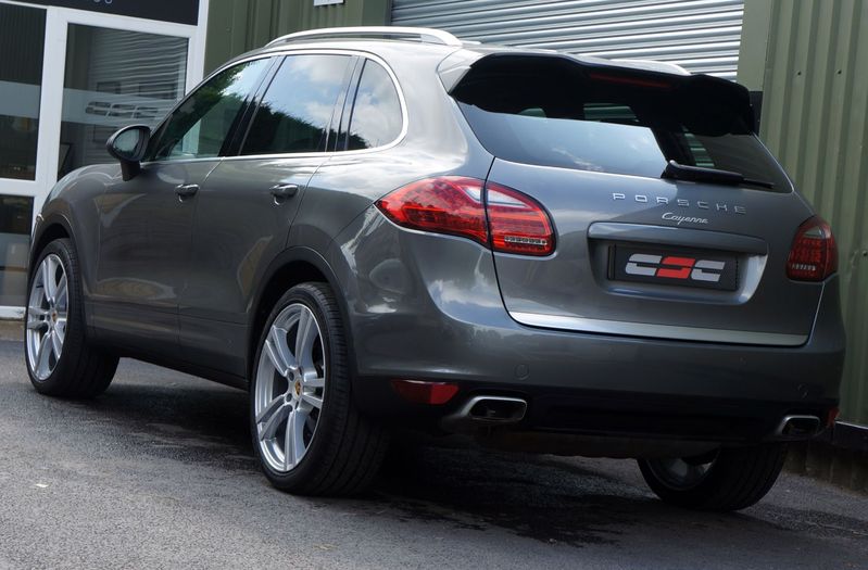 PORSCHE CAYENNE