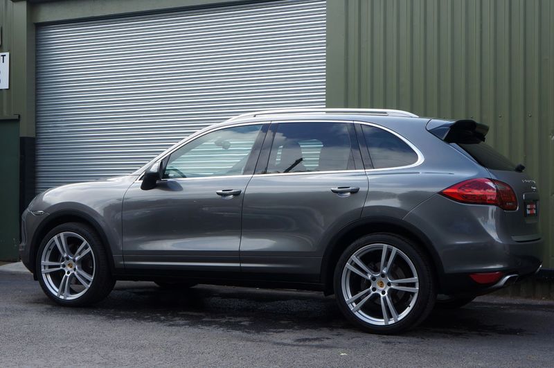 PORSCHE CAYENNE